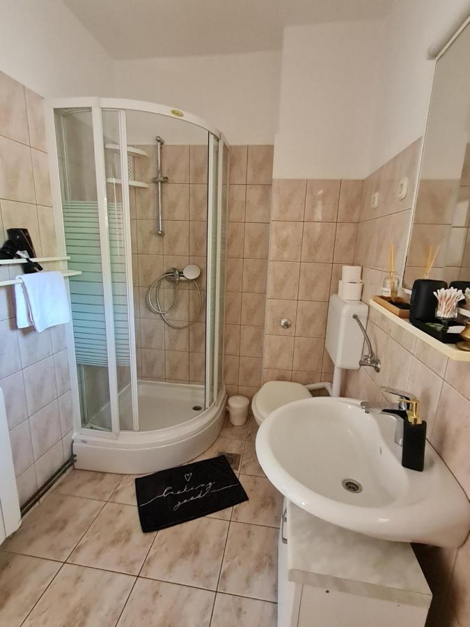 Mellon Apartments Zaton  Kültér fotó